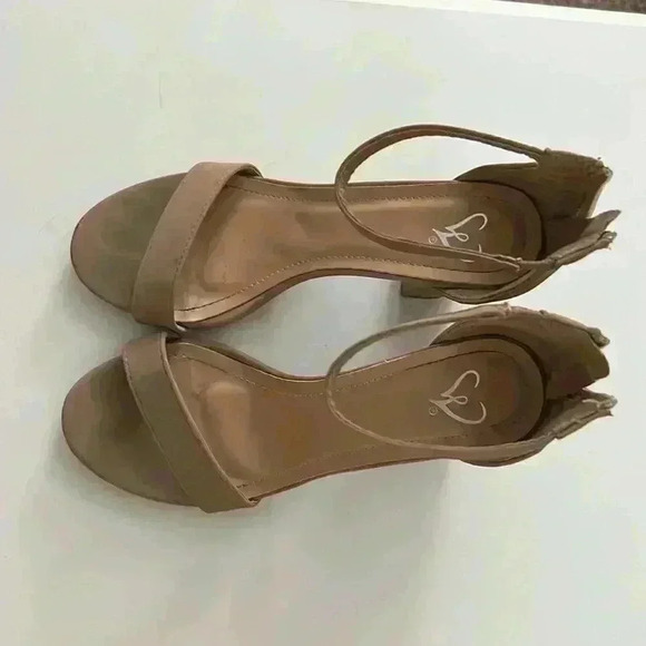 Windsor nude heel strappy block heel shoe - Picture 2 of 7